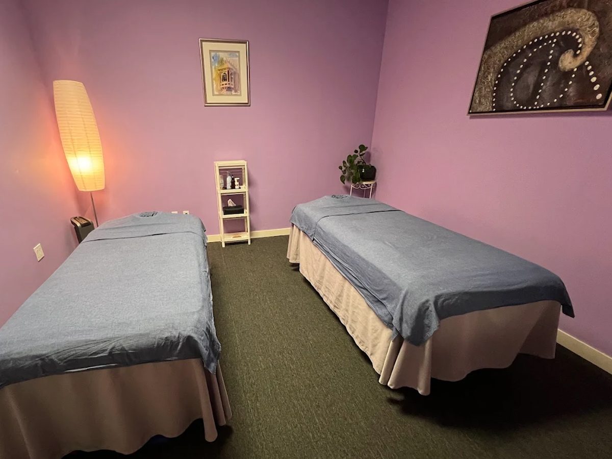14020-couple-room